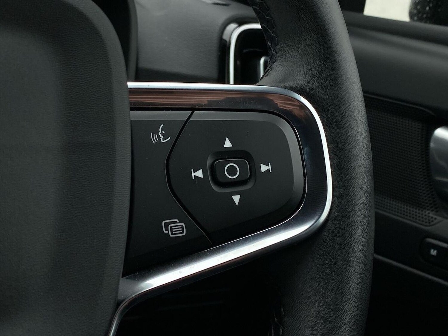 Used Volvo XC40 2023 for sale - 78191234: Photo 28