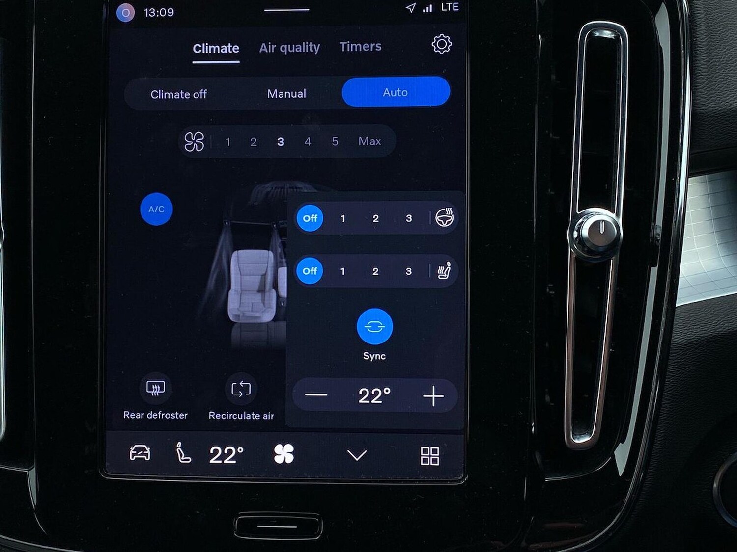 Used Volvo XC40 2023 for sale - 78191234: Photo 34