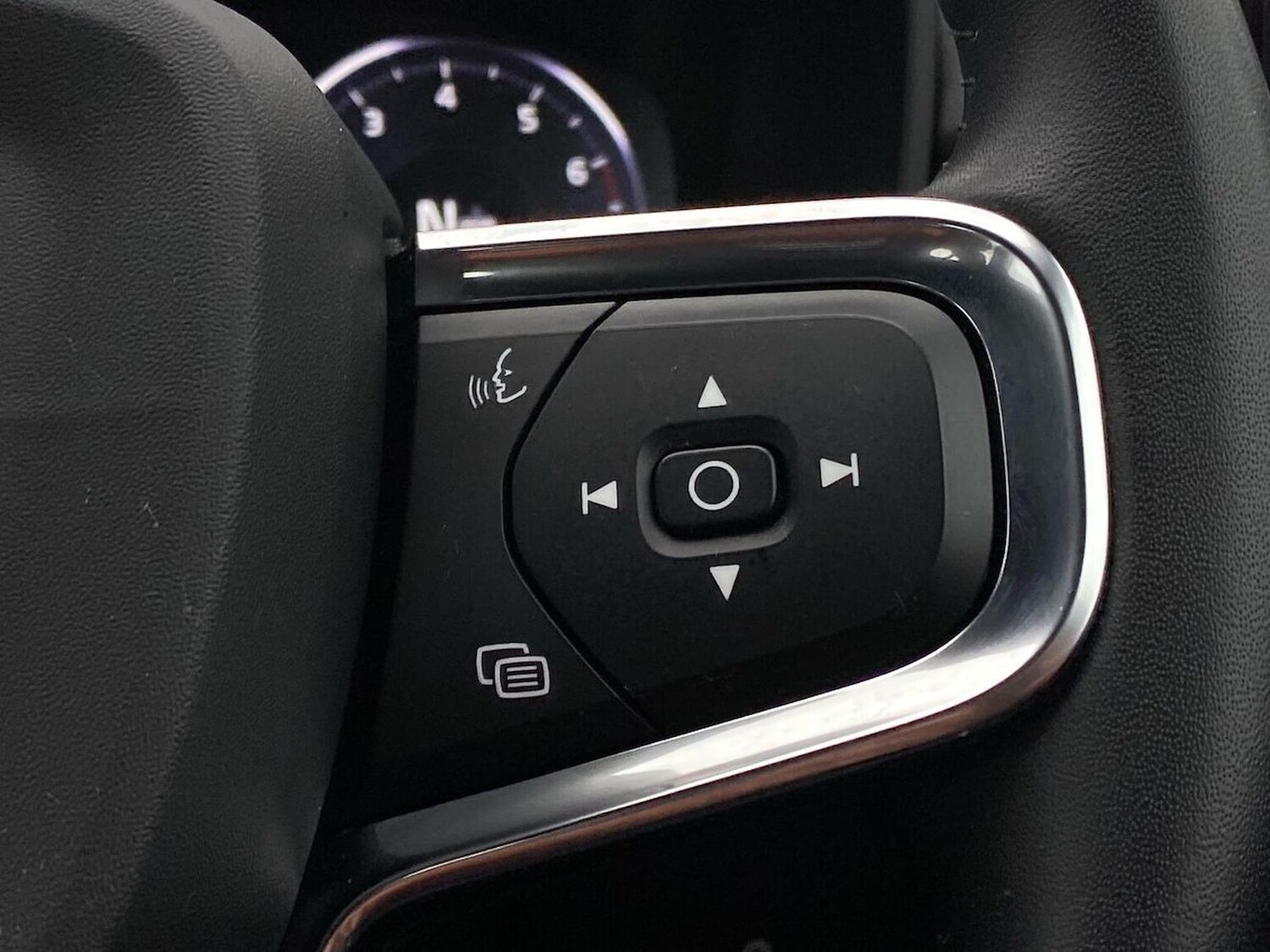 Used Volvo XC40 2020 for sale - 76335123: Photo 25