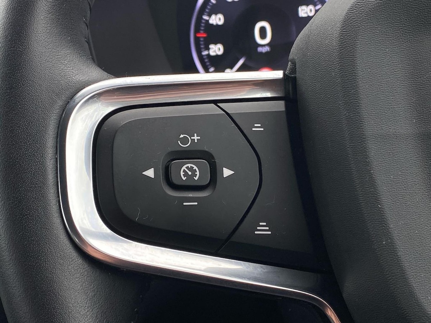 Used Volvo XC40 2020 for sale - 76335123: Photo 26