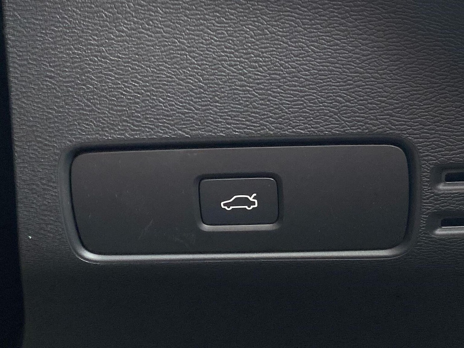 Used Volvo XC40 2025 for sale - 76115503: Photo 23