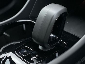 Used Volvo XC40 2025 for sale - 76115503: Photo 2