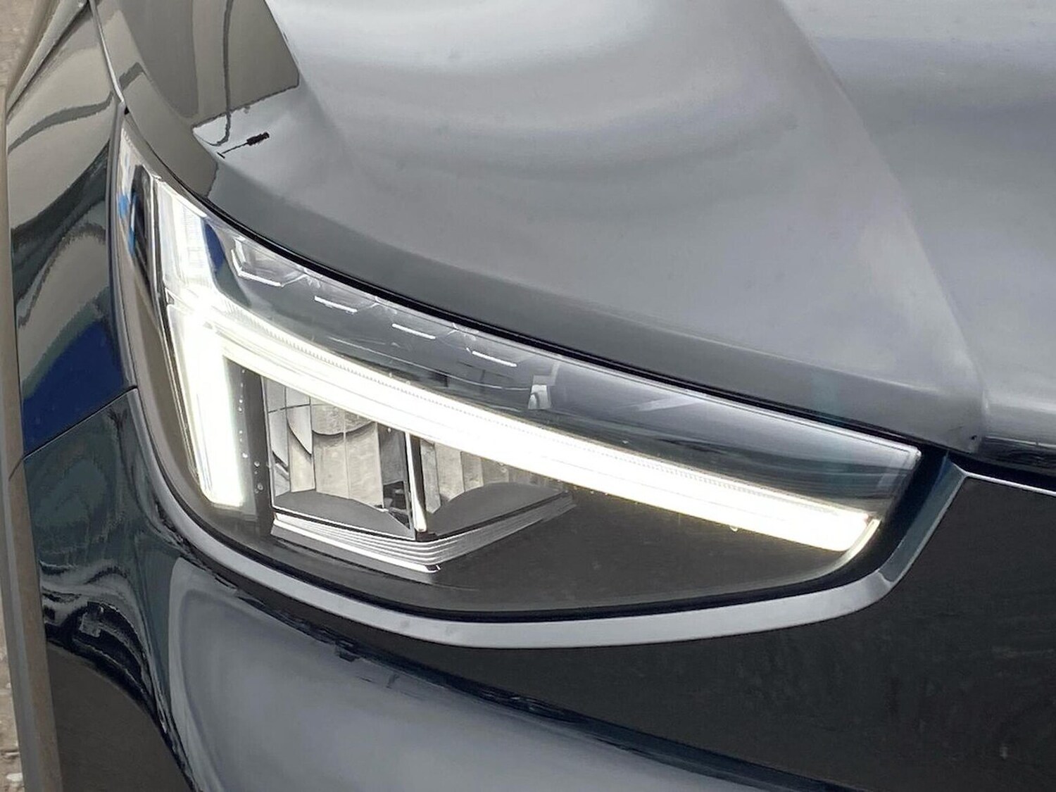 Used Volvo XC40 2025 for sale - 76115503: Photo 35