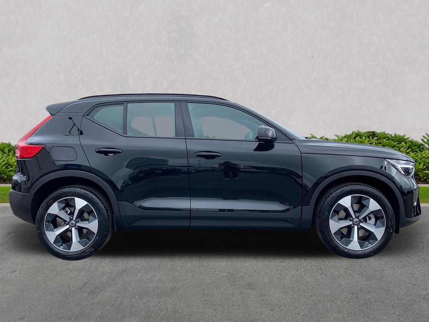 Used Volvo XC40 2025 for sale - 76115503: Photo 4