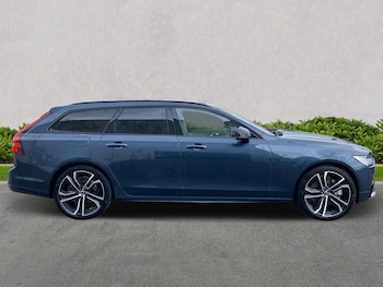 Used Volvo V90 2025 for sale - 75497718: Photo