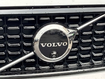 Used Volvo XC40 2023 for sale - 79399354: Photo