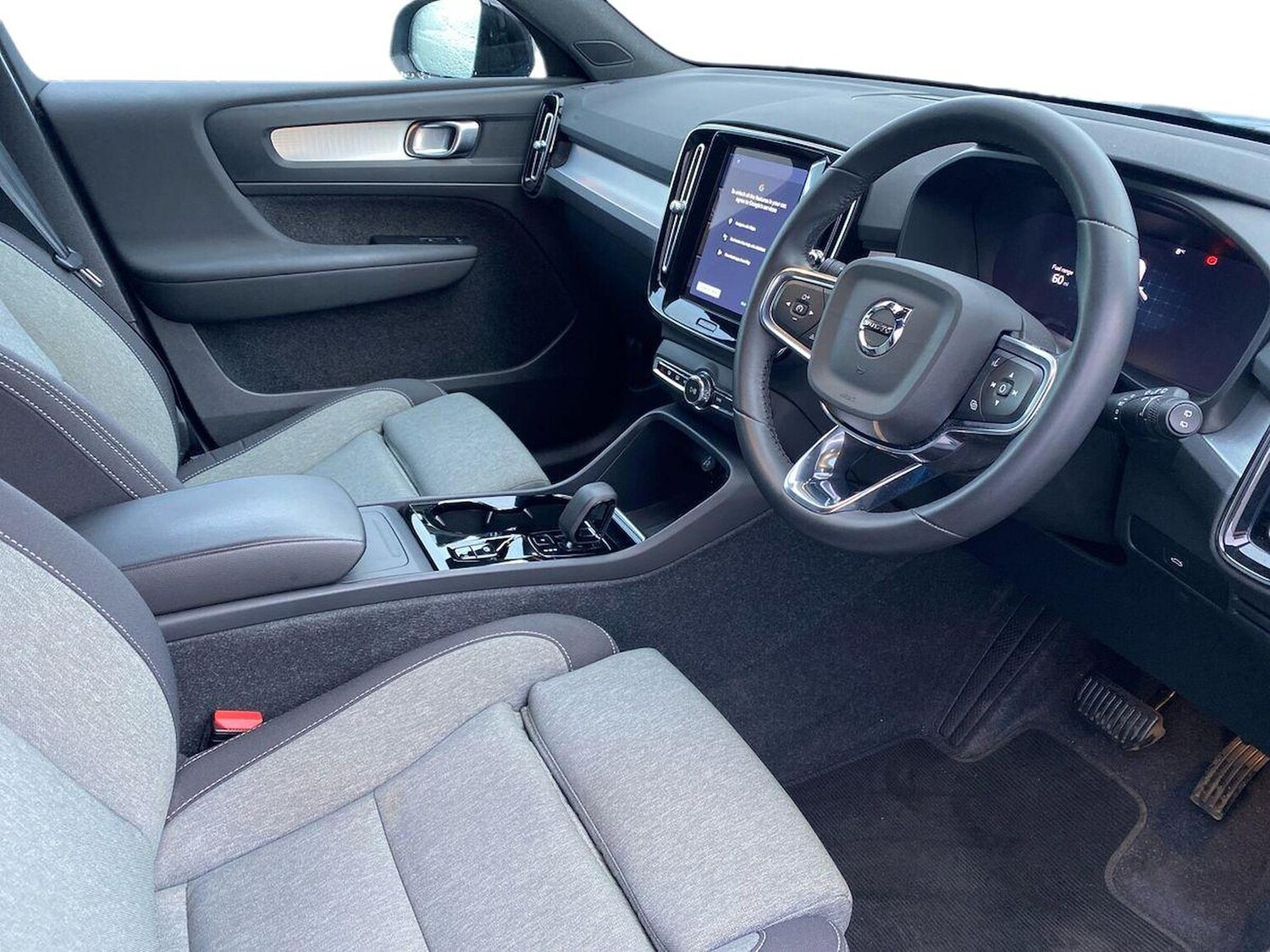 Used Volvo XC40 2023 for sale - 76407385: Photo 16