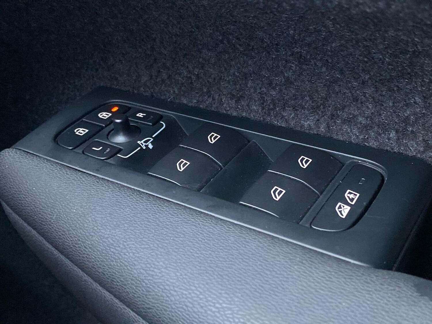 Used Volvo XC40 2023 for sale - 76407385: Photo 22