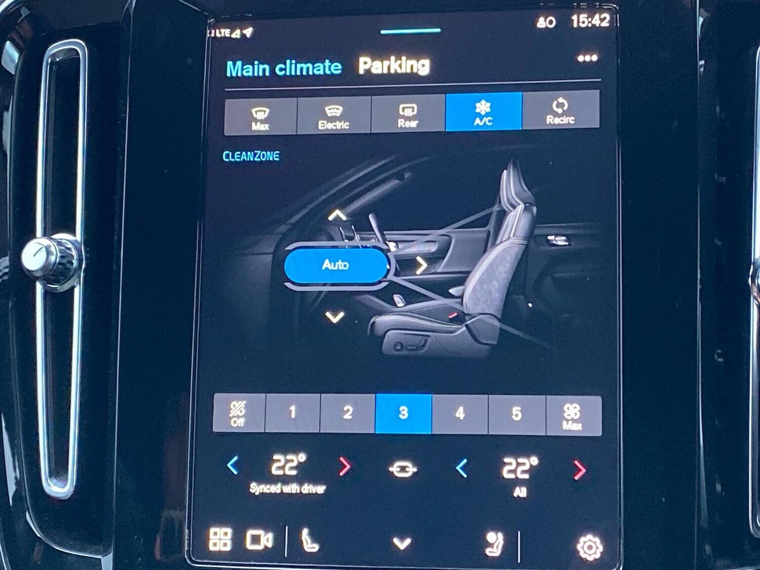 Used Volvo XC40 2023 for sale - 76407385: Photo 25