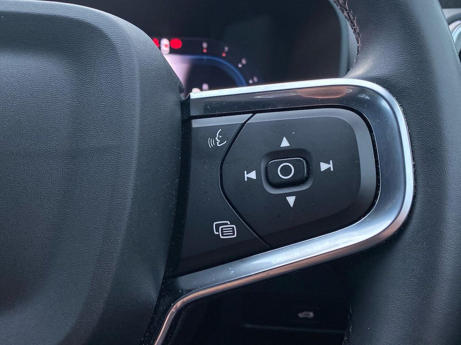 Used Volvo XC40 2023 for sale - 76407385: Photo 26