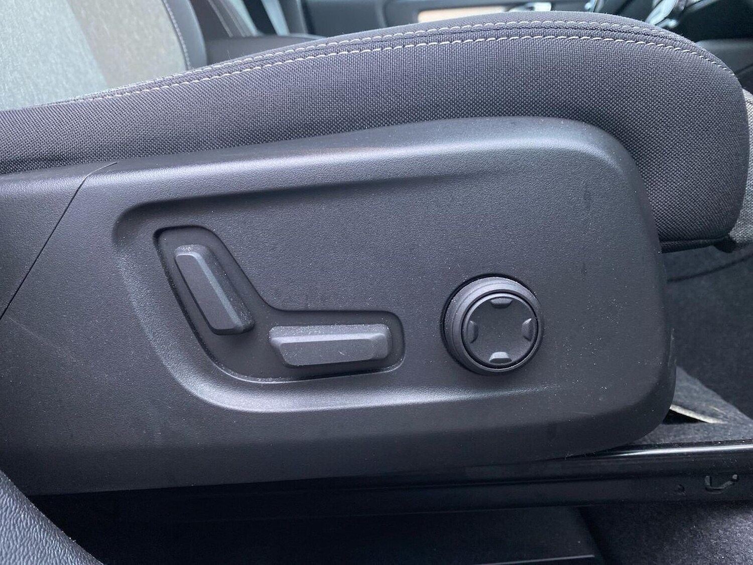 Used Volvo XC40 2023 for sale - 76407385: Photo 30