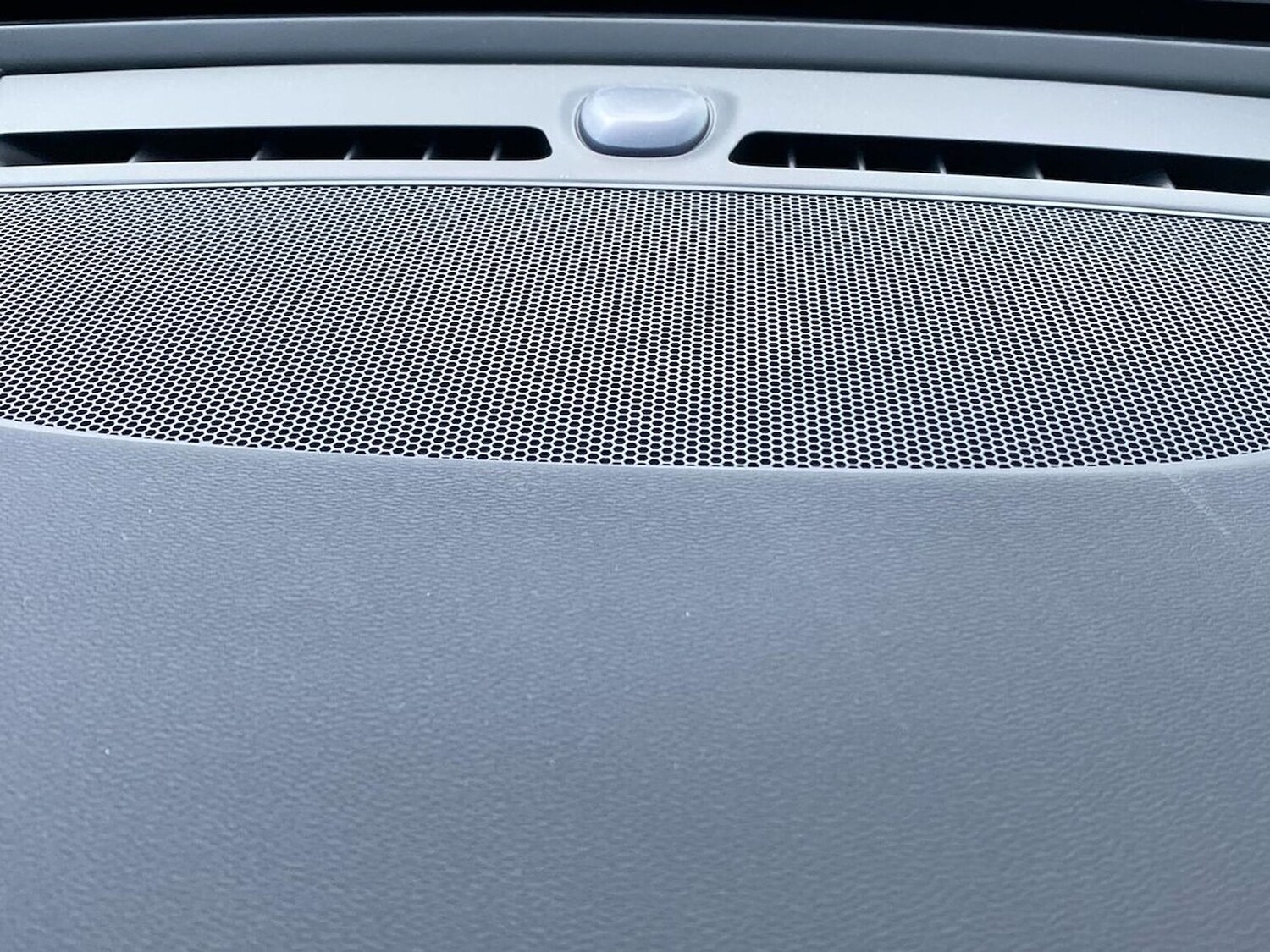 Used Volvo XC40 2023 for sale - 76407385: Photo 31