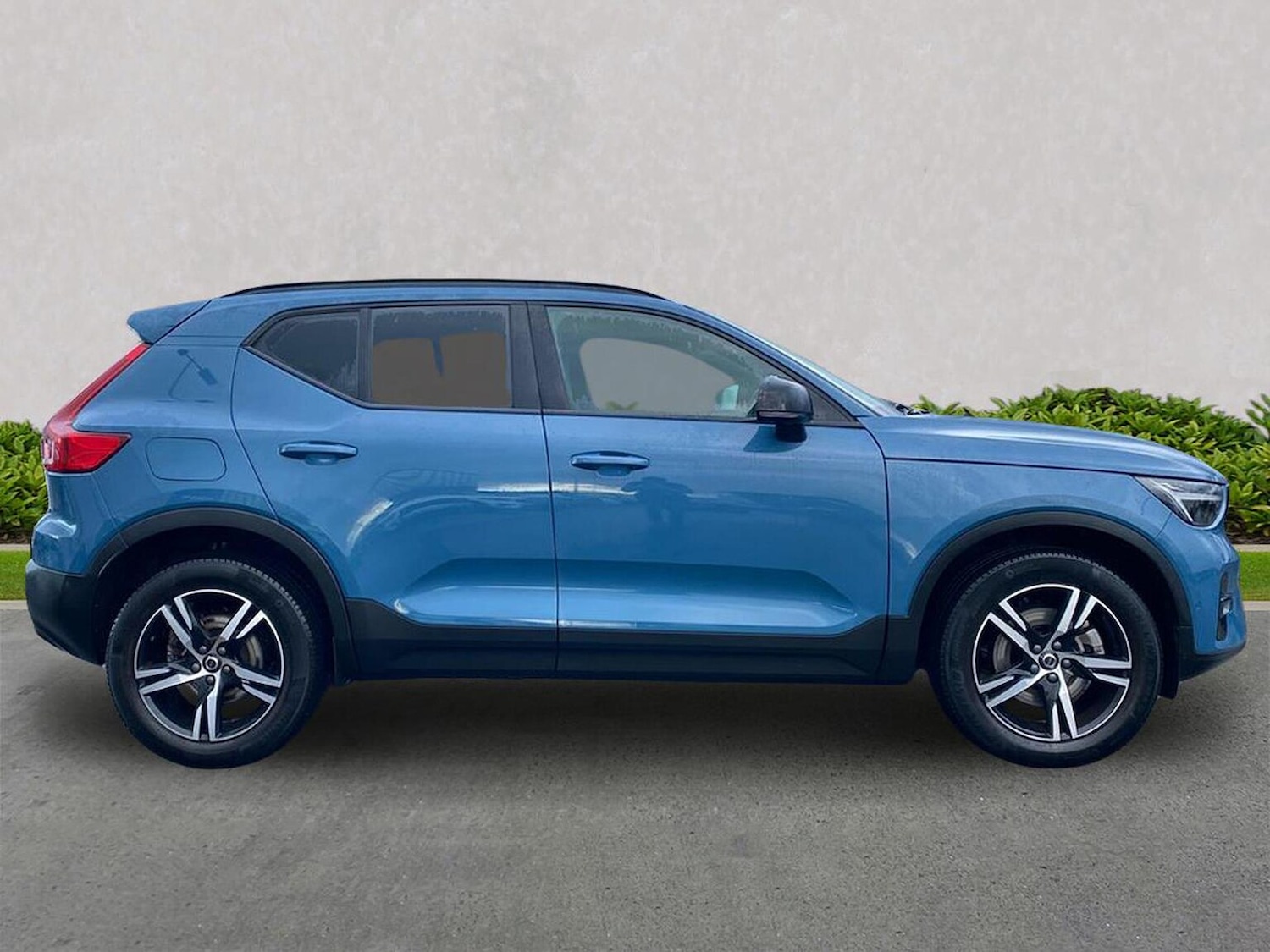 Used Volvo XC40 2023 for sale - 76407385: Photo 4
