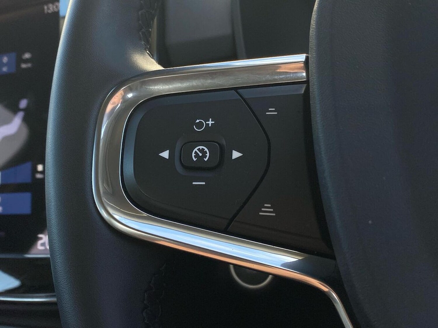 Used Volvo XC40 2021 for sale - 78139499: Photo 29