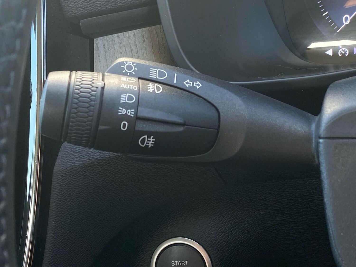 Used Volvo XC40 2021 for sale - 78139499: Photo 31