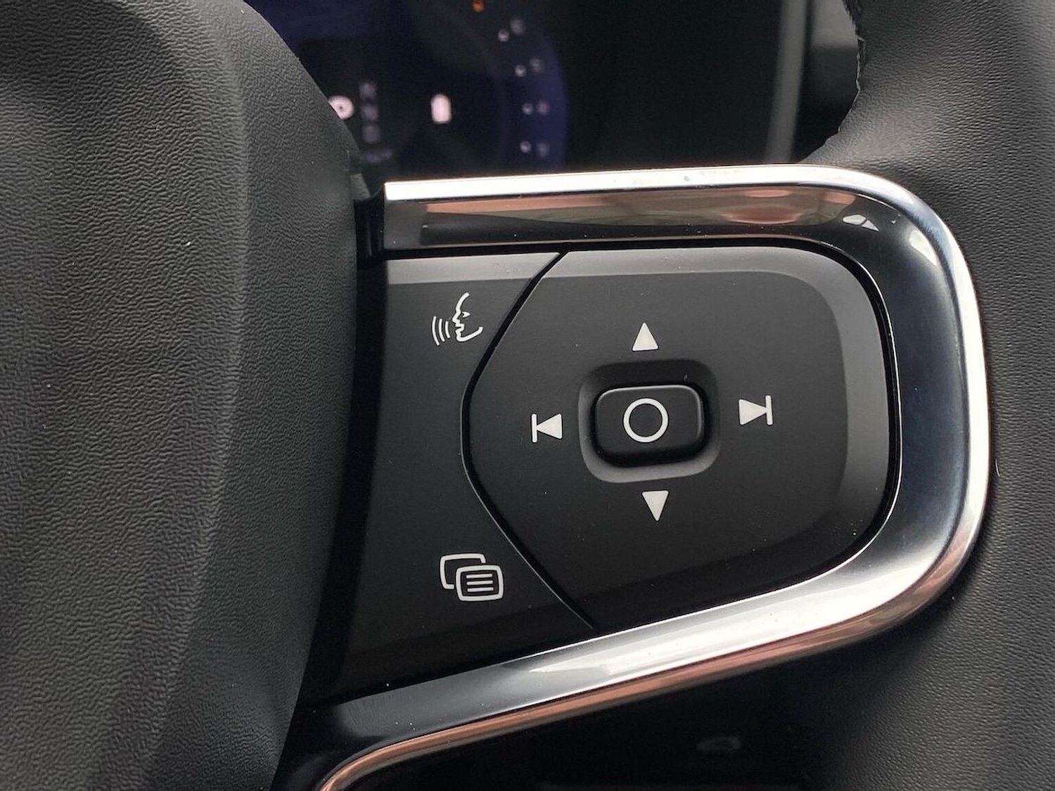 Used Volvo XC40 2025 for sale - 76115501: Photo 27