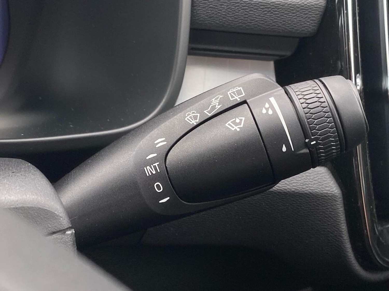 Used Volvo XC40 2025 for sale - 76115501: Photo 29