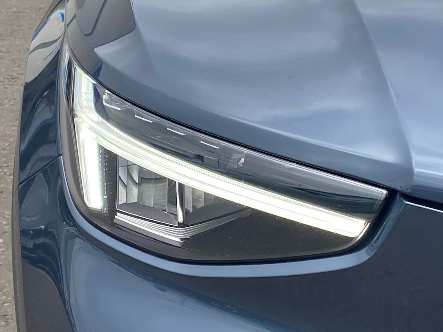 Used Volvo XC40 2025 for sale - 76115501: Photo 35