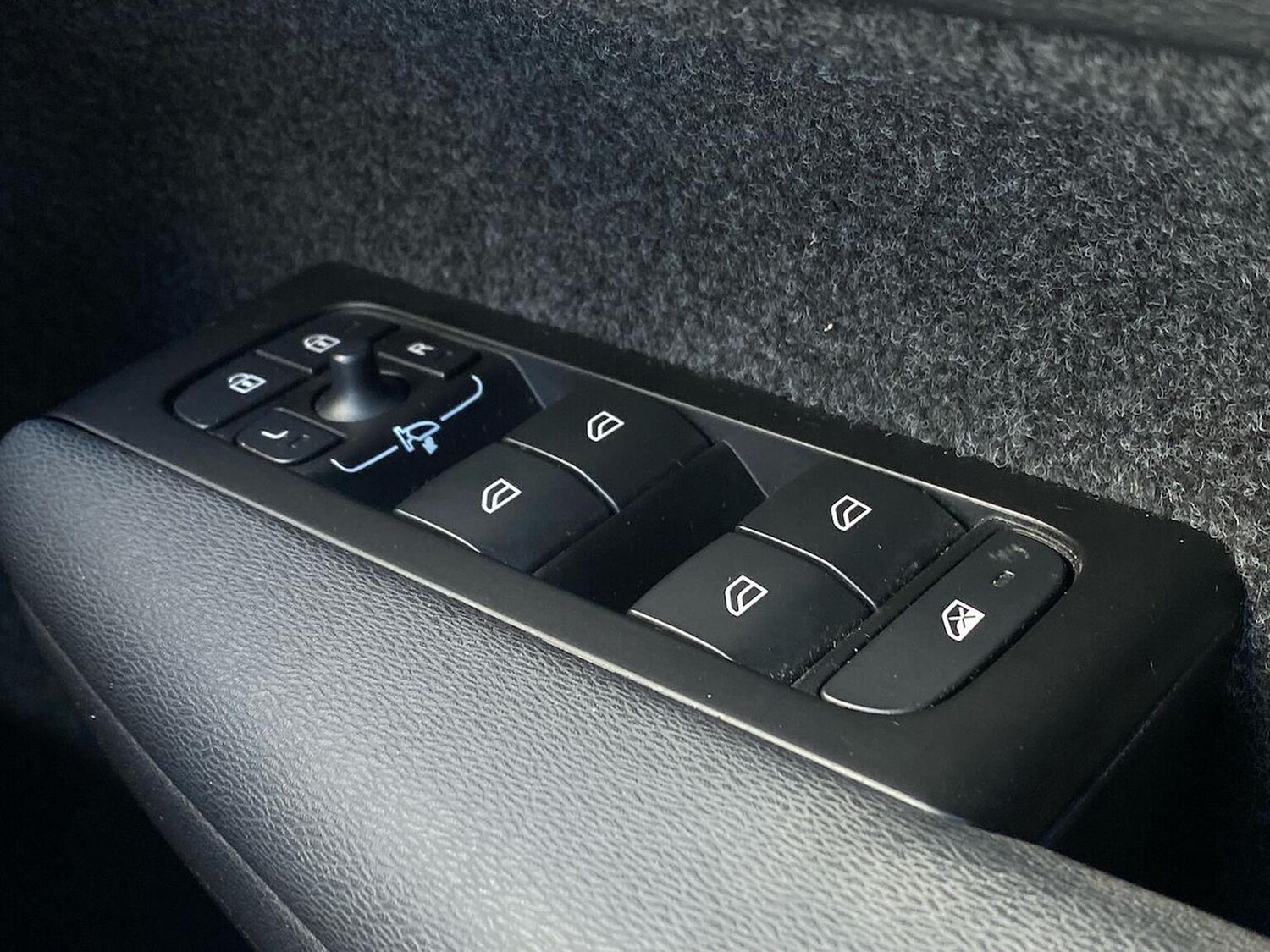 Used Volvo XC40 2022 for sale - 78191133: Photo 23