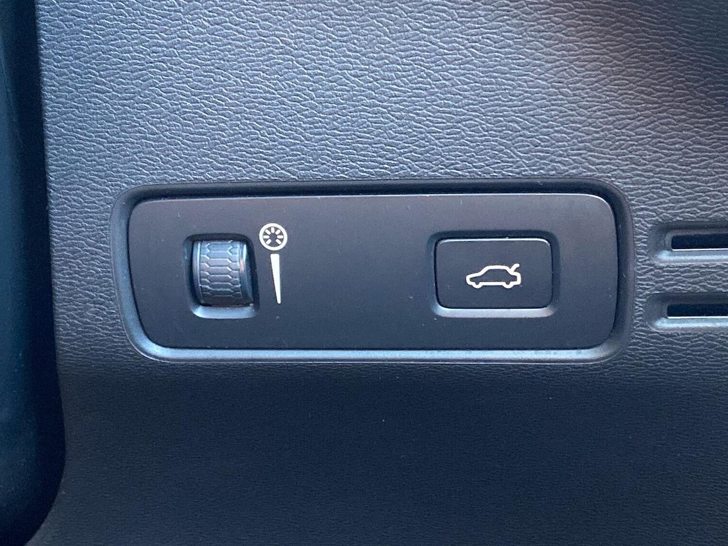 Used Volvo XC40 2022 for sale - 78191133: Photo 24