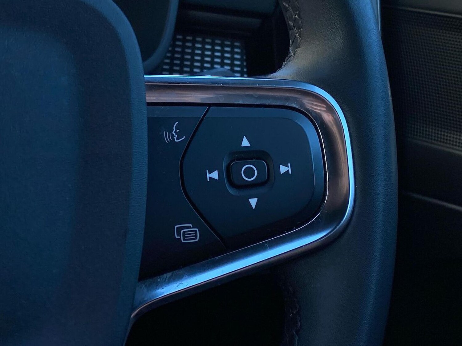 Used Volvo XC40 2022 for sale - 78191133: Photo 27