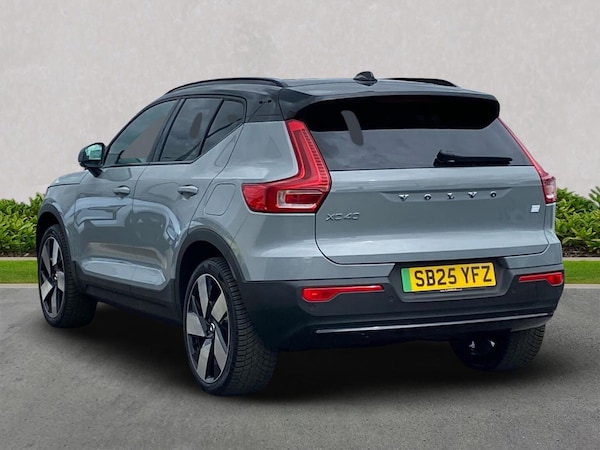 Used Volvo XC40 2025 for sale - 75498245: Photo 2