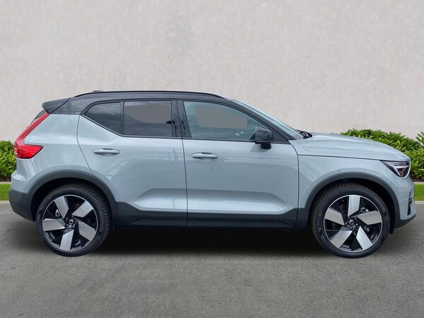 Used Volvo XC40 2025 for sale - 75498245: Photo 3