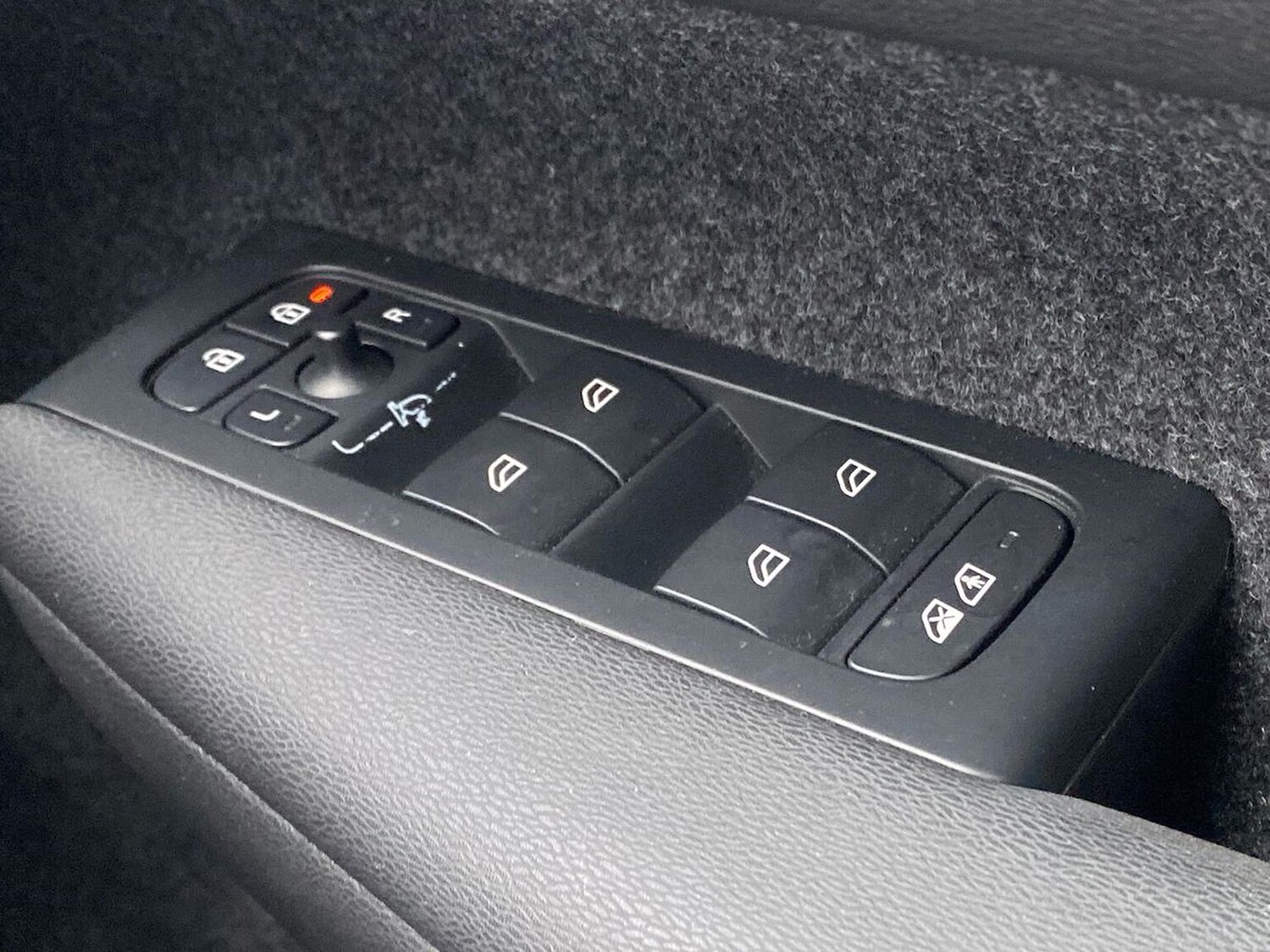 Used Volvo XC40 2022 for sale - 76293087: Photo 22