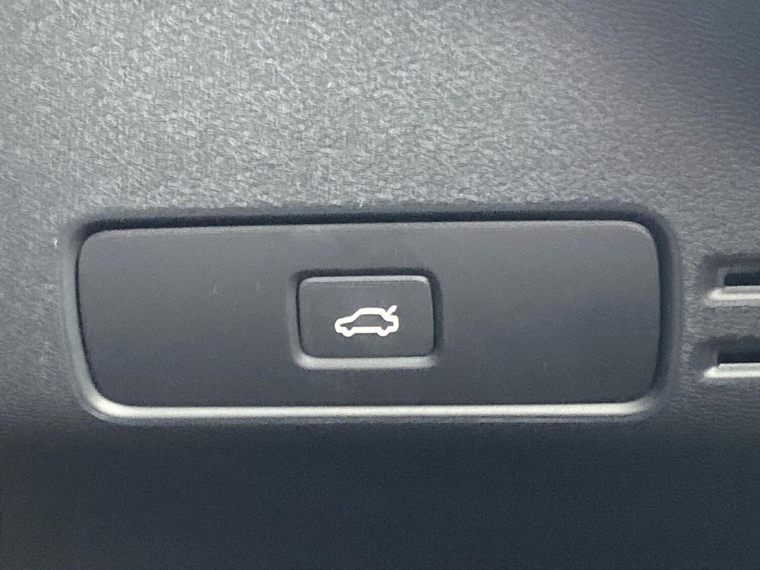 Used Volvo XC40 2022 for sale - 76293087: Photo 23