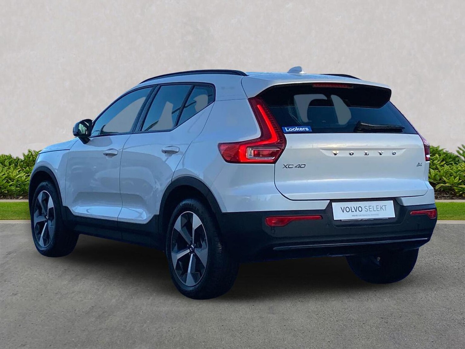 Used Volvo XC40 2025 for sale - 78135078: Photo 2