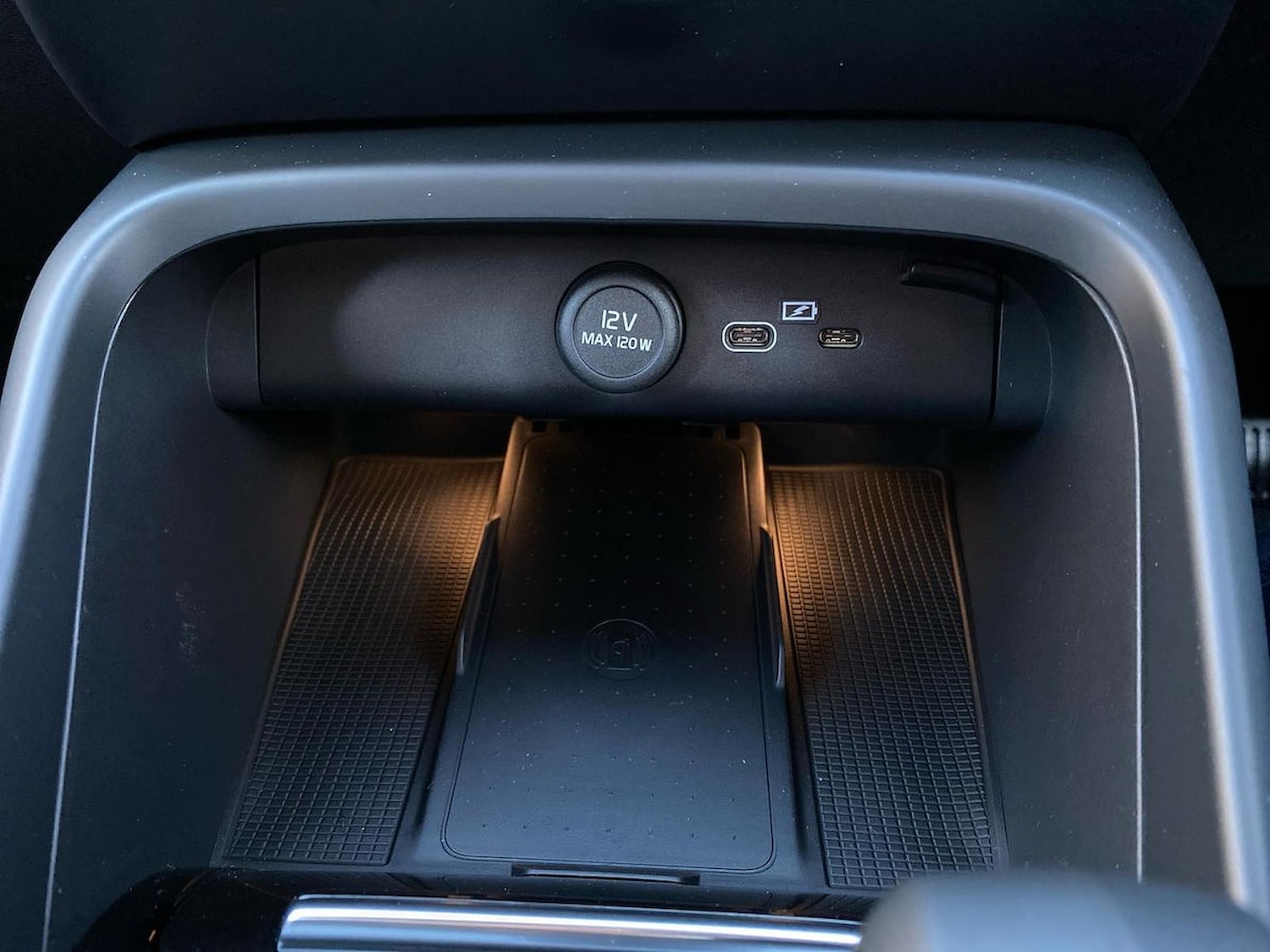 Used Volvo XC40 2025 for sale - 78135078: Photo 40