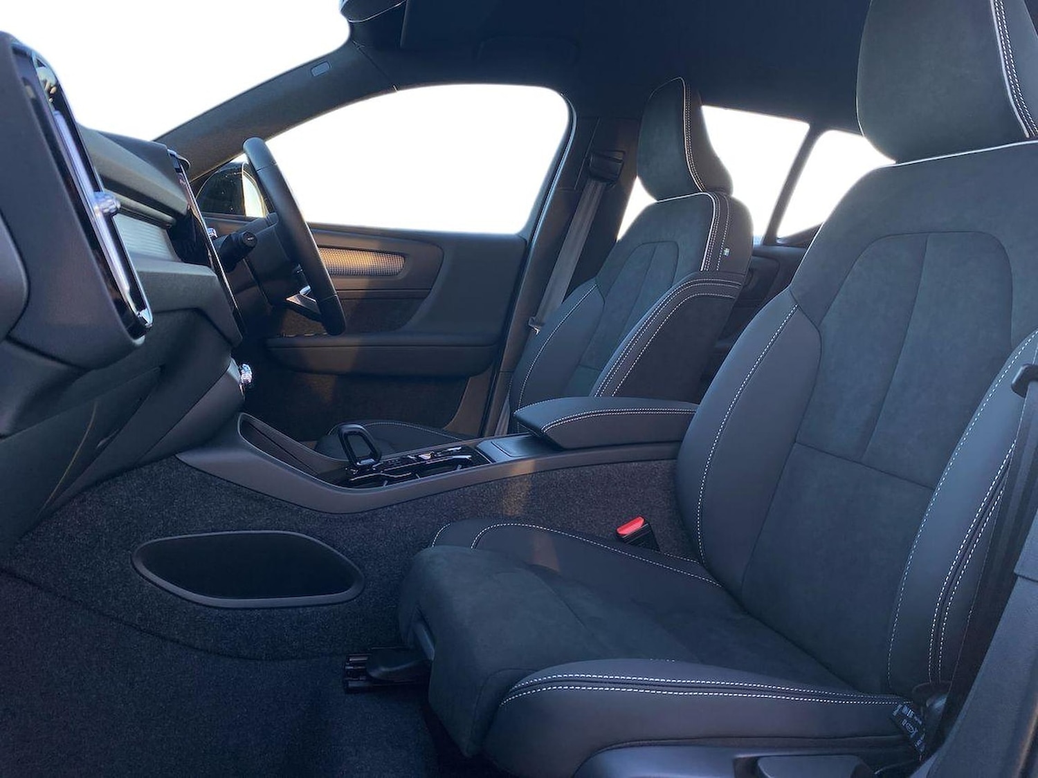 Used Volvo XC40 2025 for sale - 78135078: Photo 9