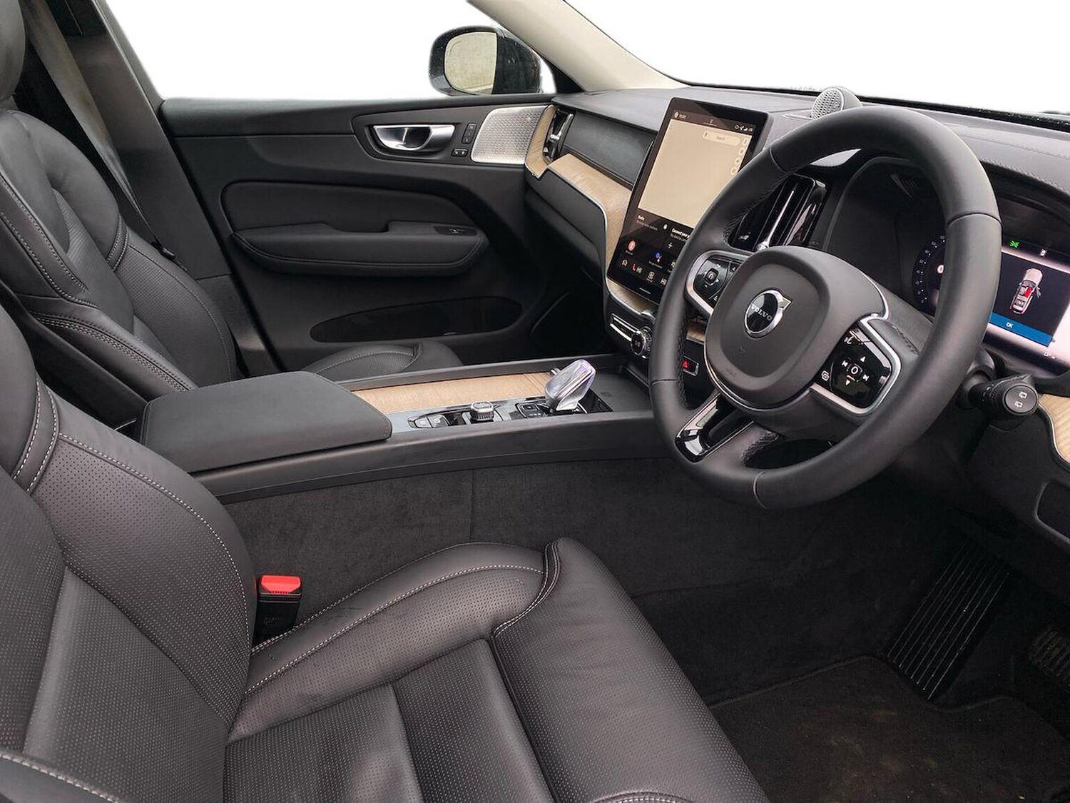 Used Volvo XC60 2025 for sale - 77676310: Photo 15