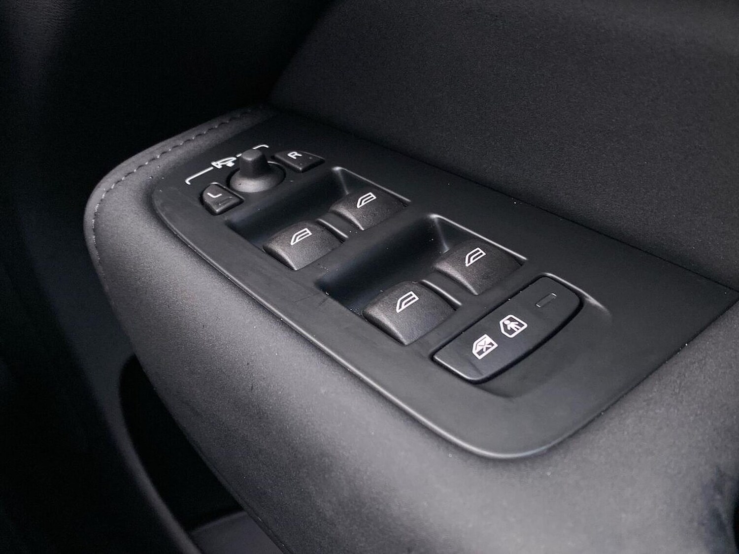 Used Volvo XC60 2025 for sale - 77676310: Photo 21