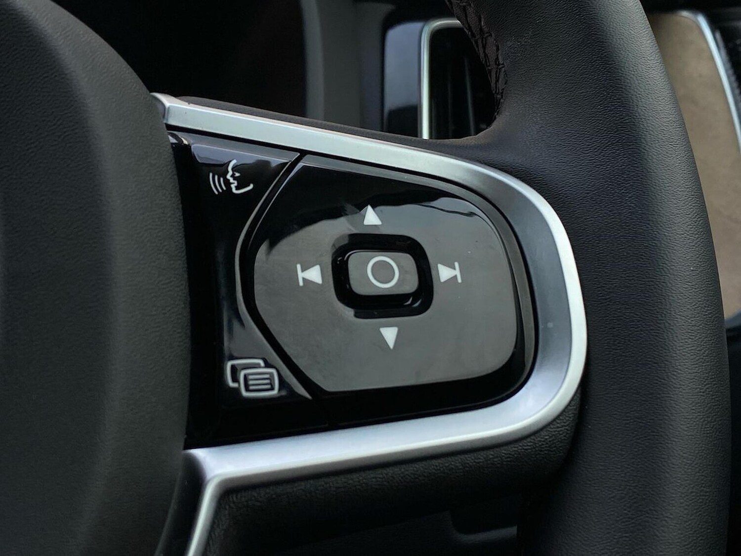 Used Volvo XC60 2025 for sale - 77676310: Photo 25