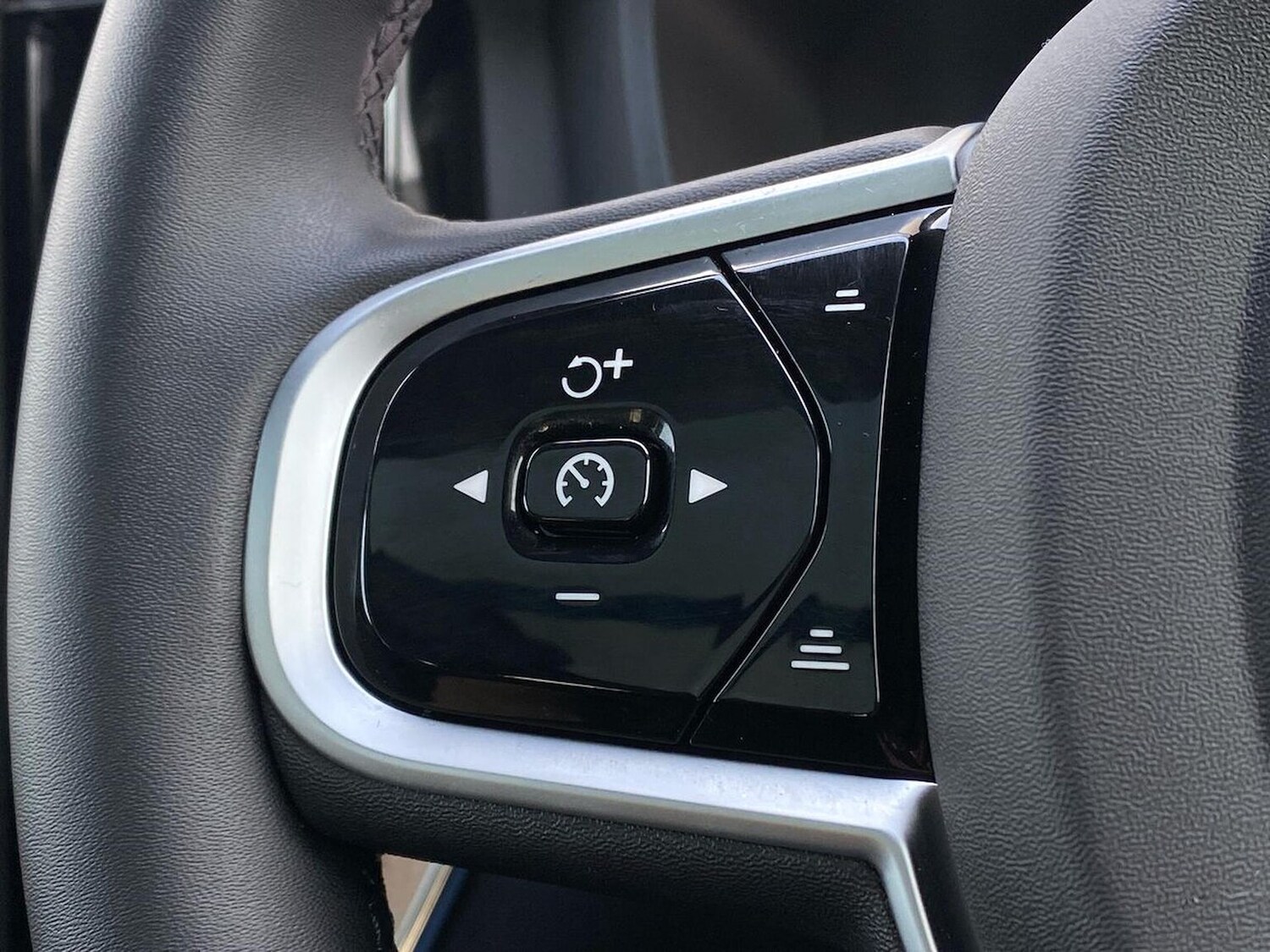 Used Volvo XC60 2025 for sale - 77676310: Photo 26