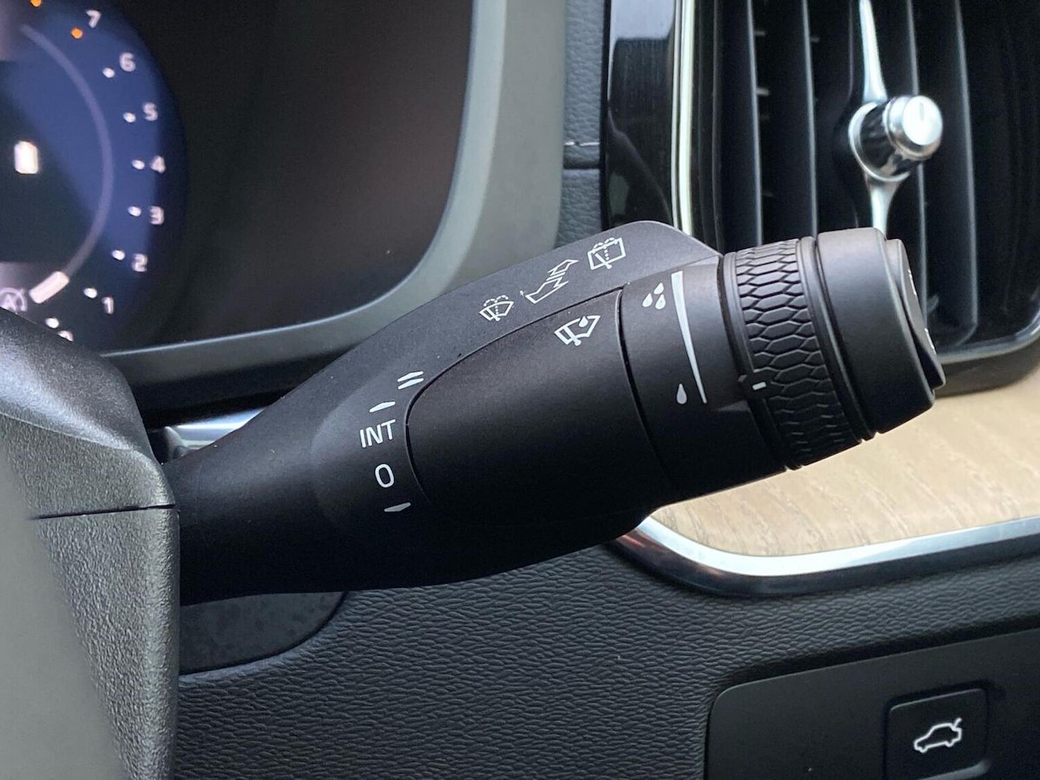 Used Volvo XC60 2025 for sale - 77676310: Photo 27