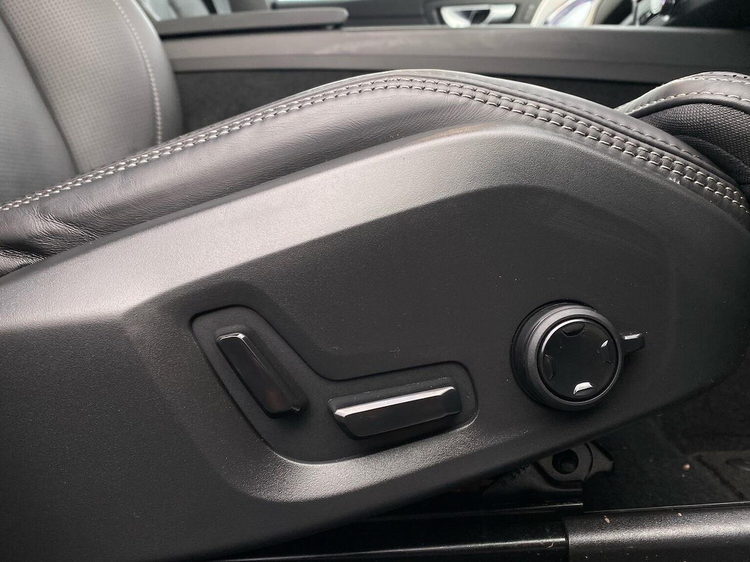 Used Volvo XC60 2025 for sale - 77676310: Photo 29