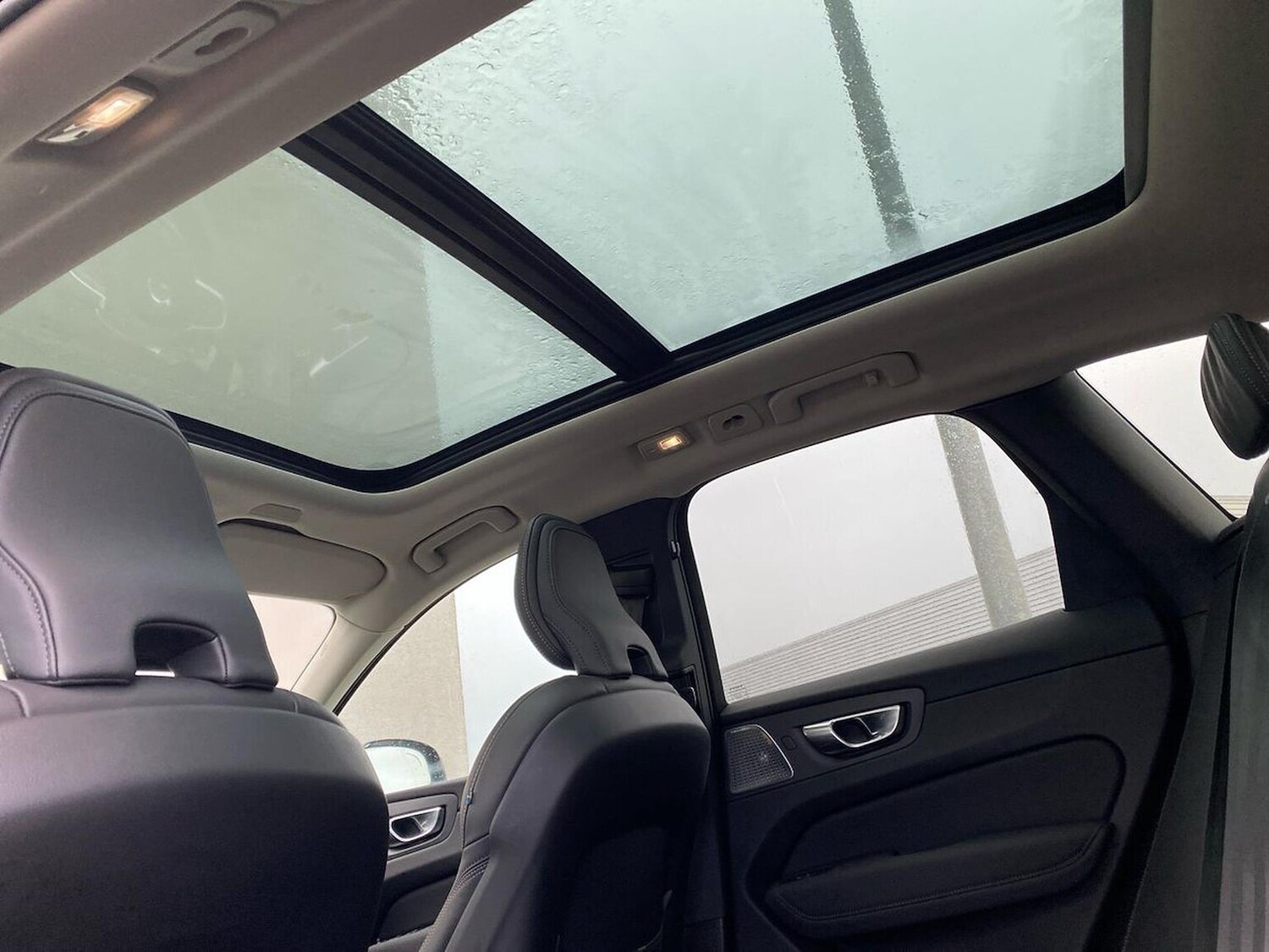 Used Volvo XC60 2025 for sale - 77676310: Photo 31