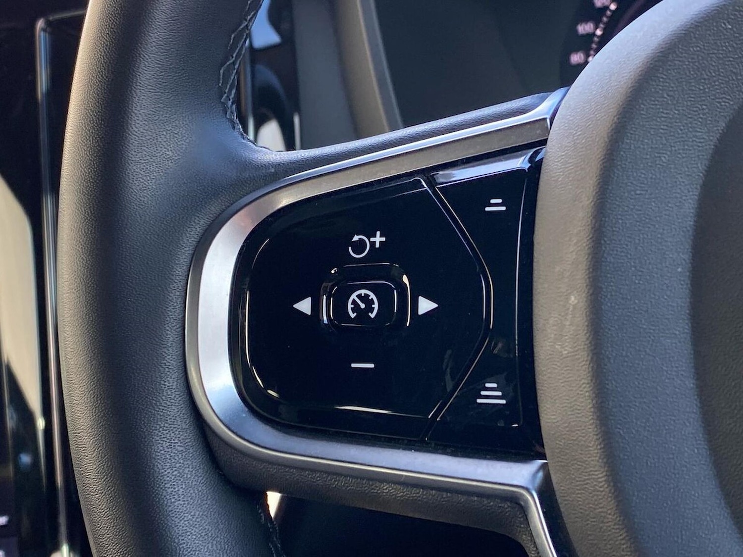 Used Volvo V60 2023 for sale - 78191146: Photo 29