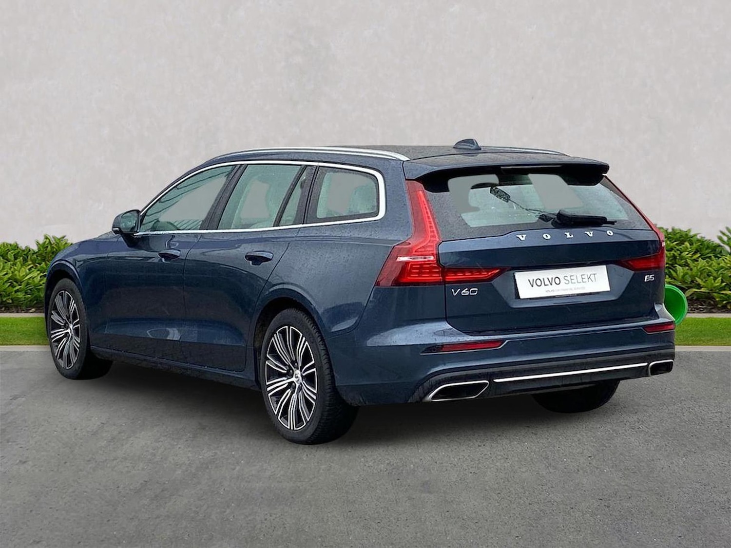 Used Volvo V60 2021 for sale - 78191131: Photo 2