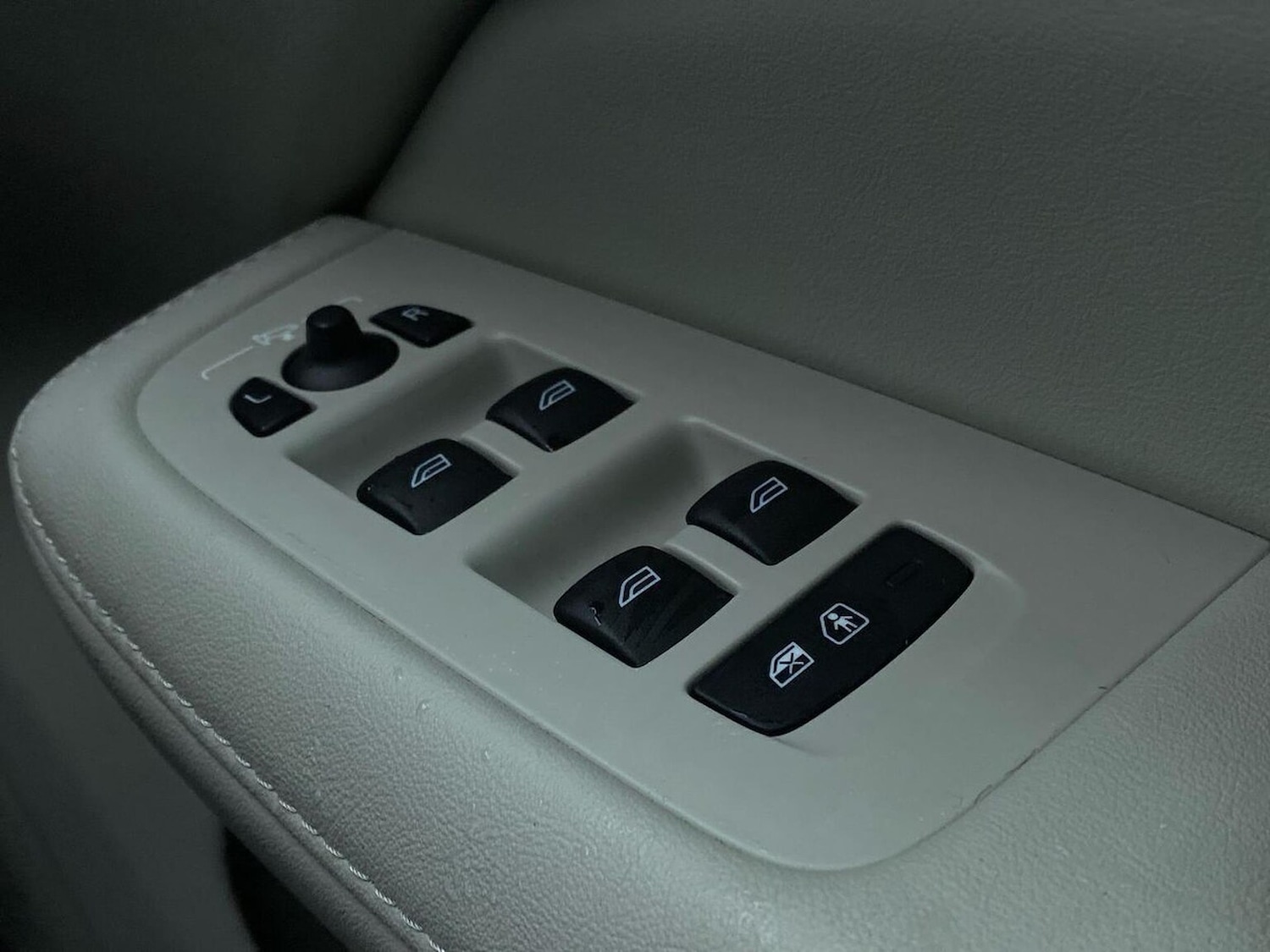 Used Volvo V60 2021 for sale - 78191131: Photo 23