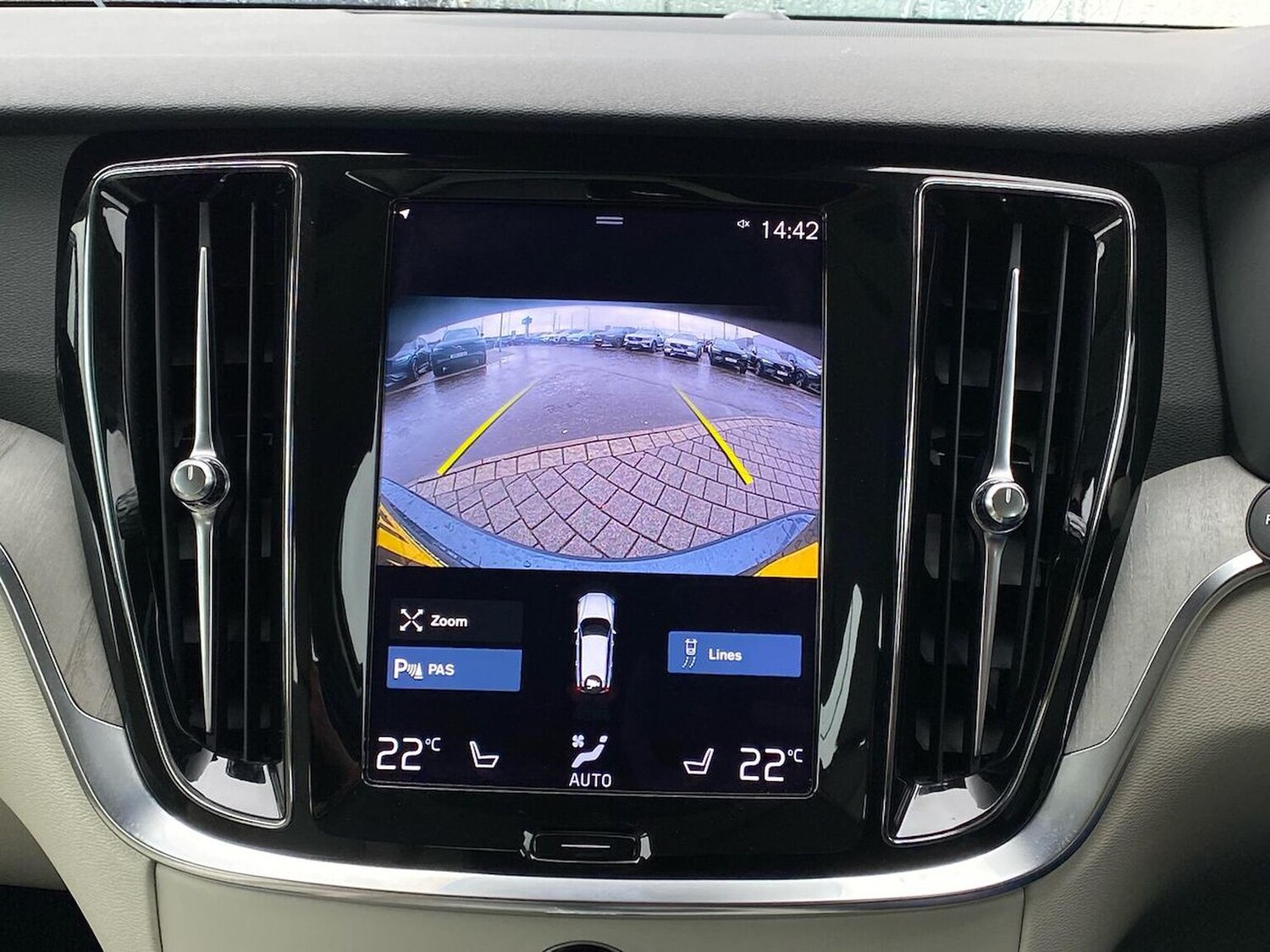 Used Volvo V60 2021 for sale - 78191131: Photo 25