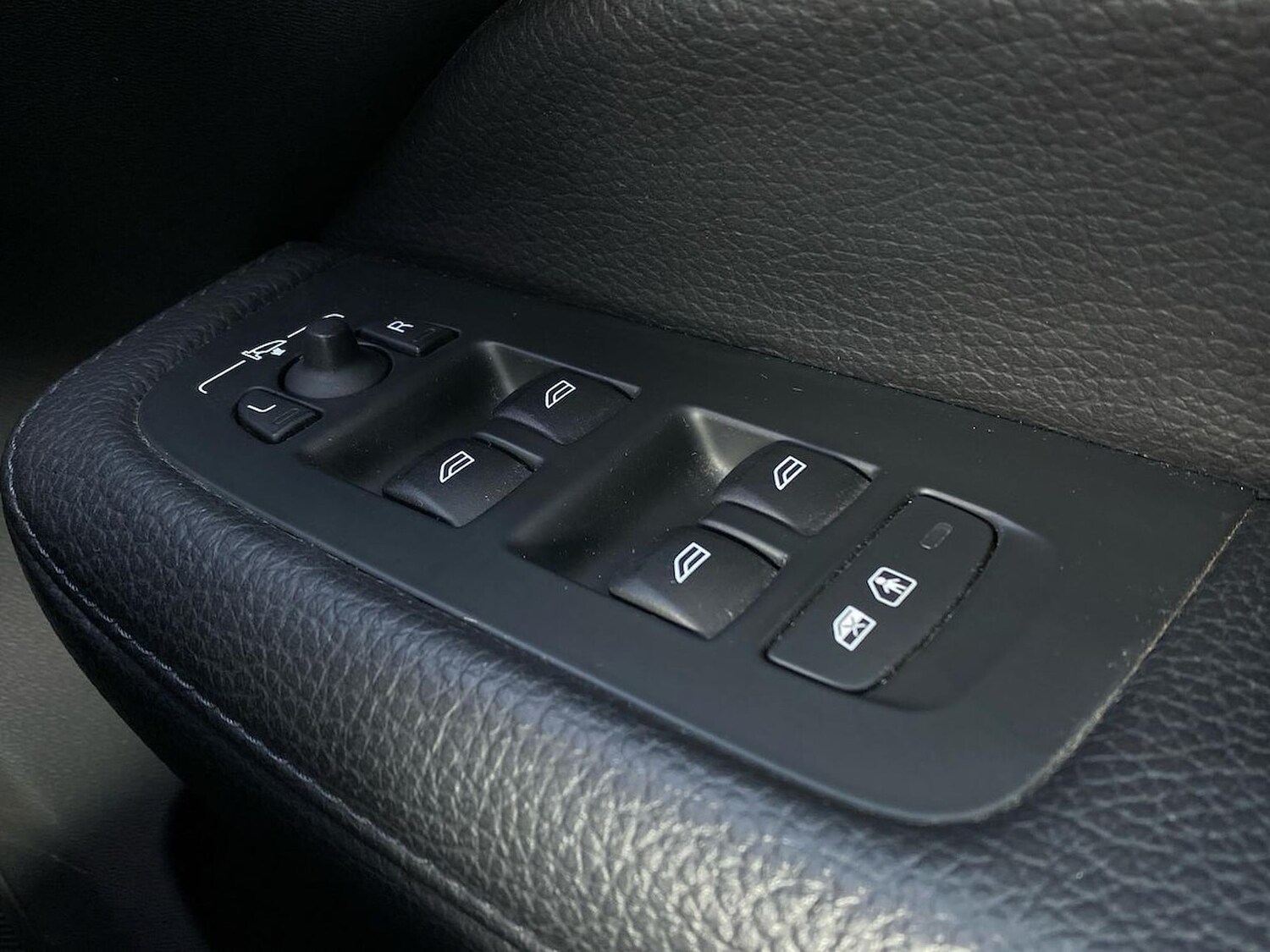 Used Volvo V60 2020 for sale - 76392482: Photo 22