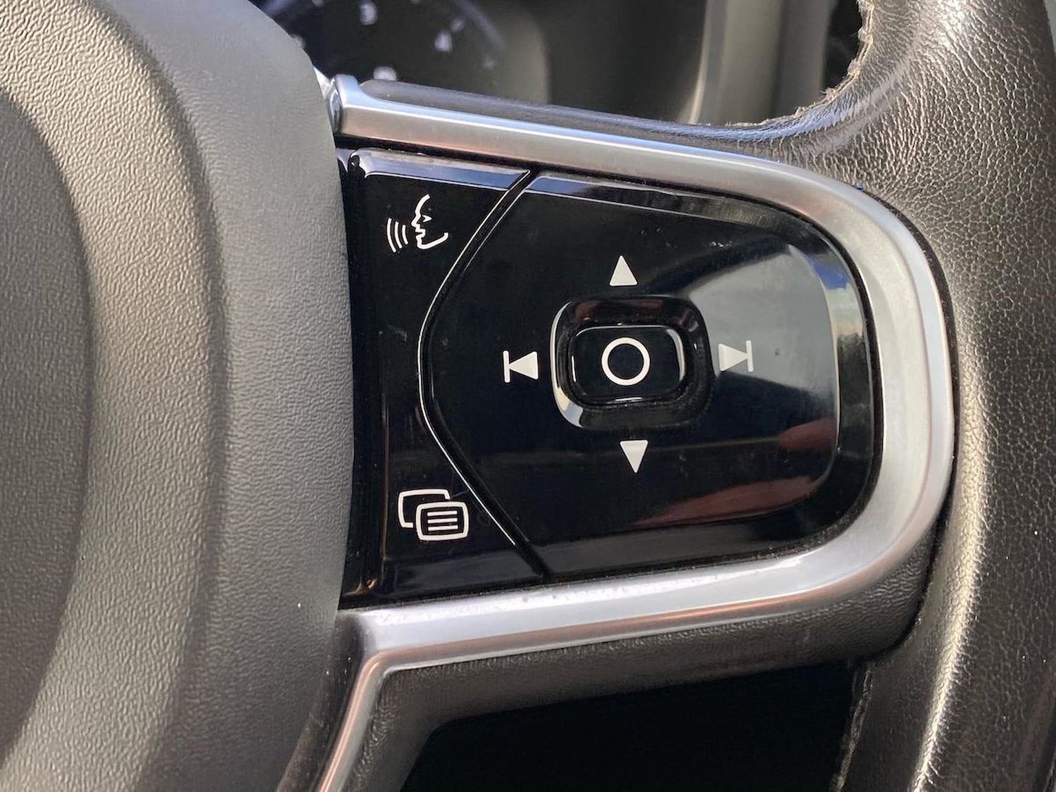 Used Volvo V60 2020 for sale - 76392482: Photo 26