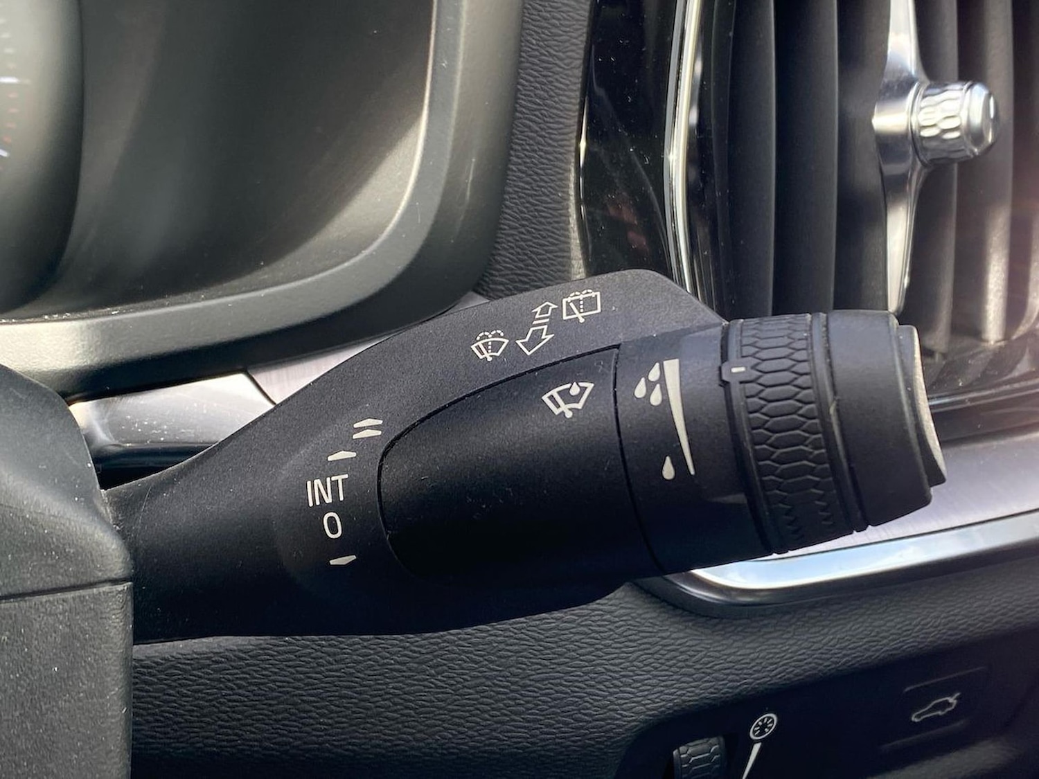 Used Volvo V60 2020 for sale - 76392482: Photo 28