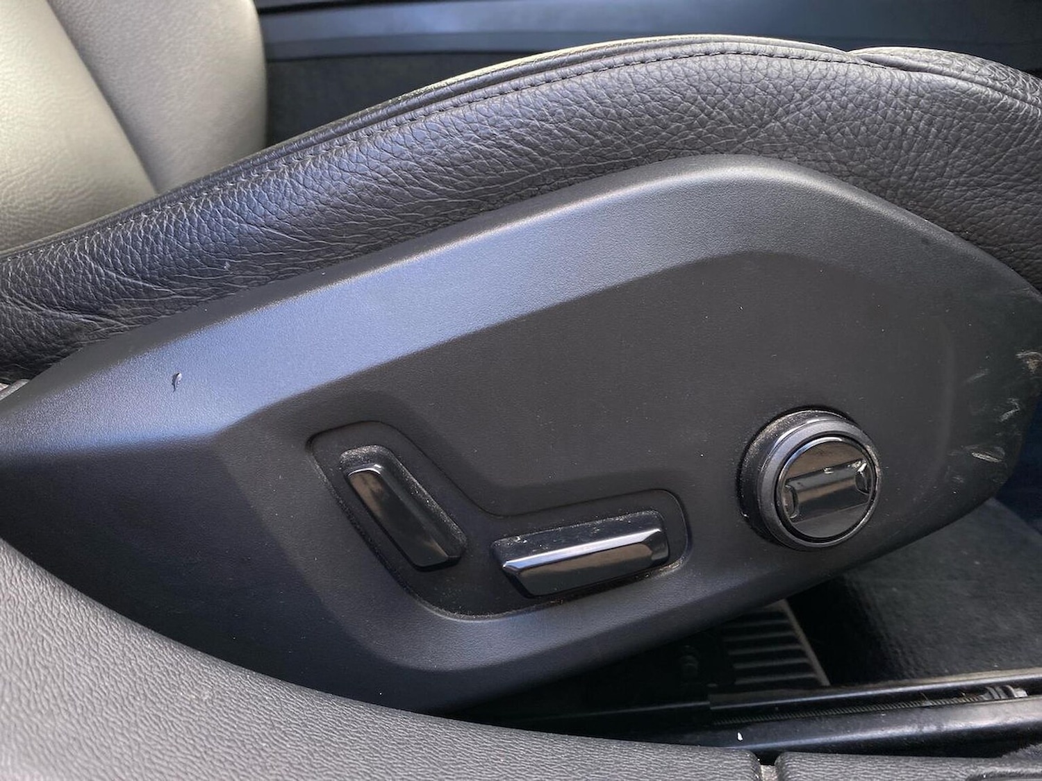 Used Volvo V60 2020 for sale - 76392482: Photo 30