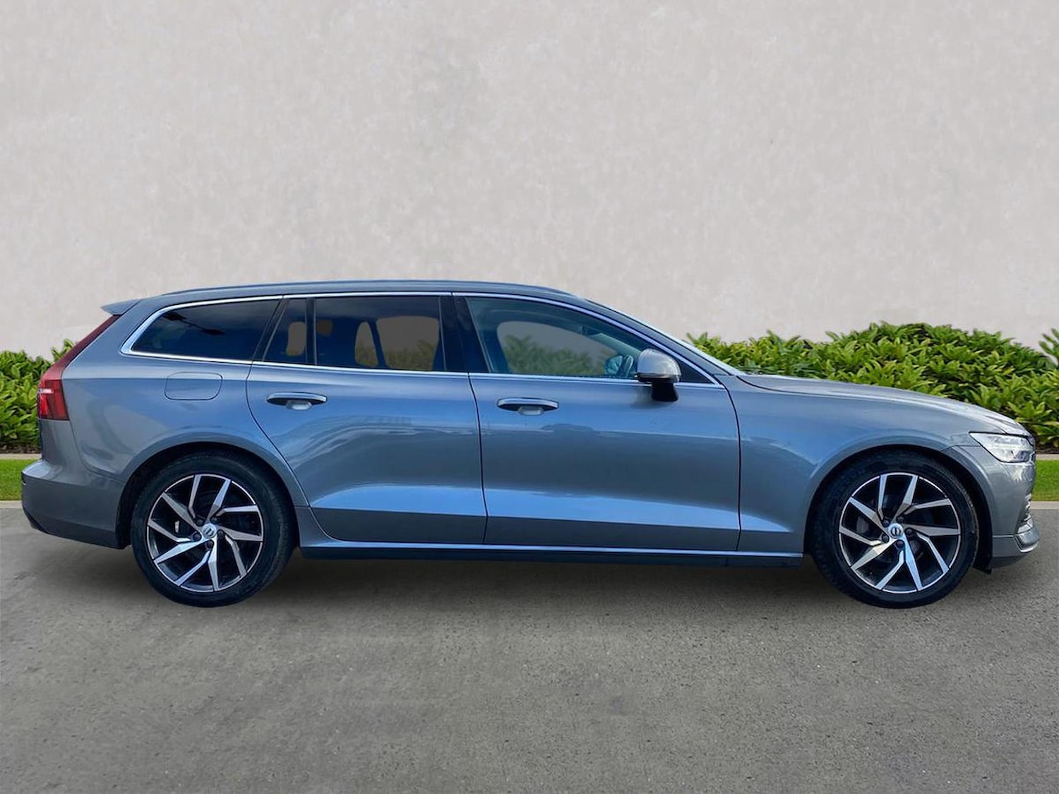 Used Volvo V60 2020 for sale - 76392482: Photo 4