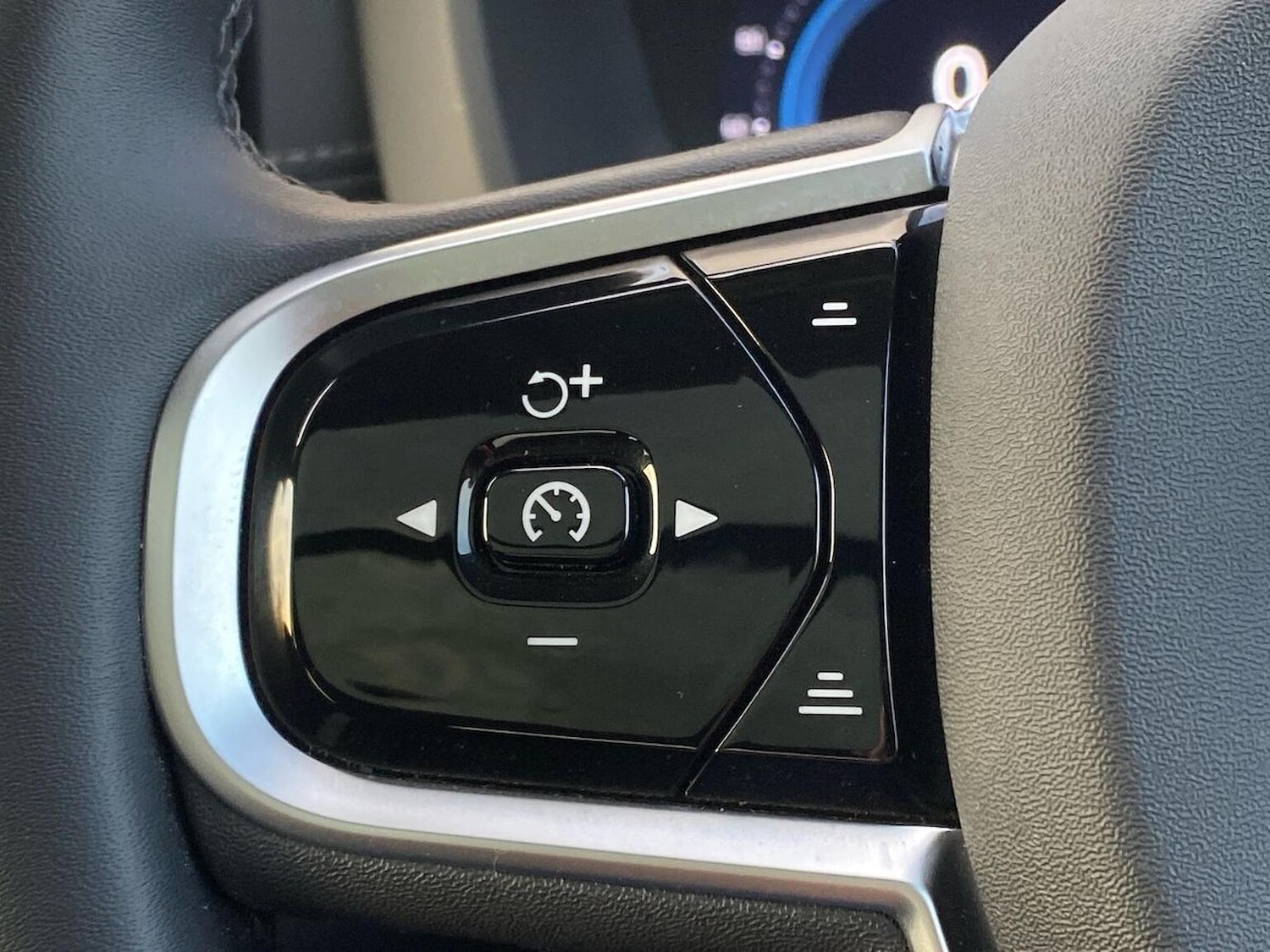 Used Volvo XC60 2025 for sale - 77065796: Photo 28