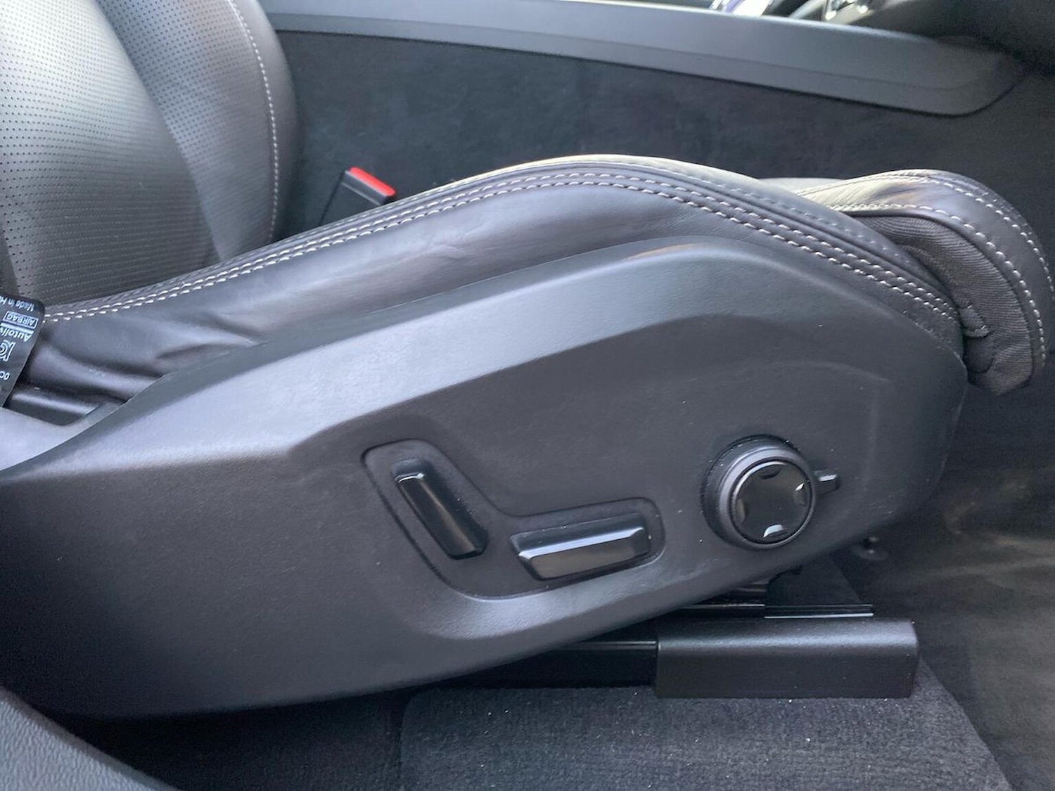 Used Volvo XC60 2025 for sale - 77065796: Photo 31